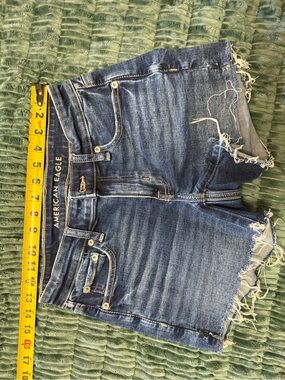 American Eagle Outfitters dark blue denim jeans with contrast stitching